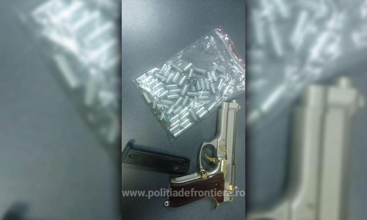 Armă și muniția aferentă, descoperite într-un autoturism la Petea