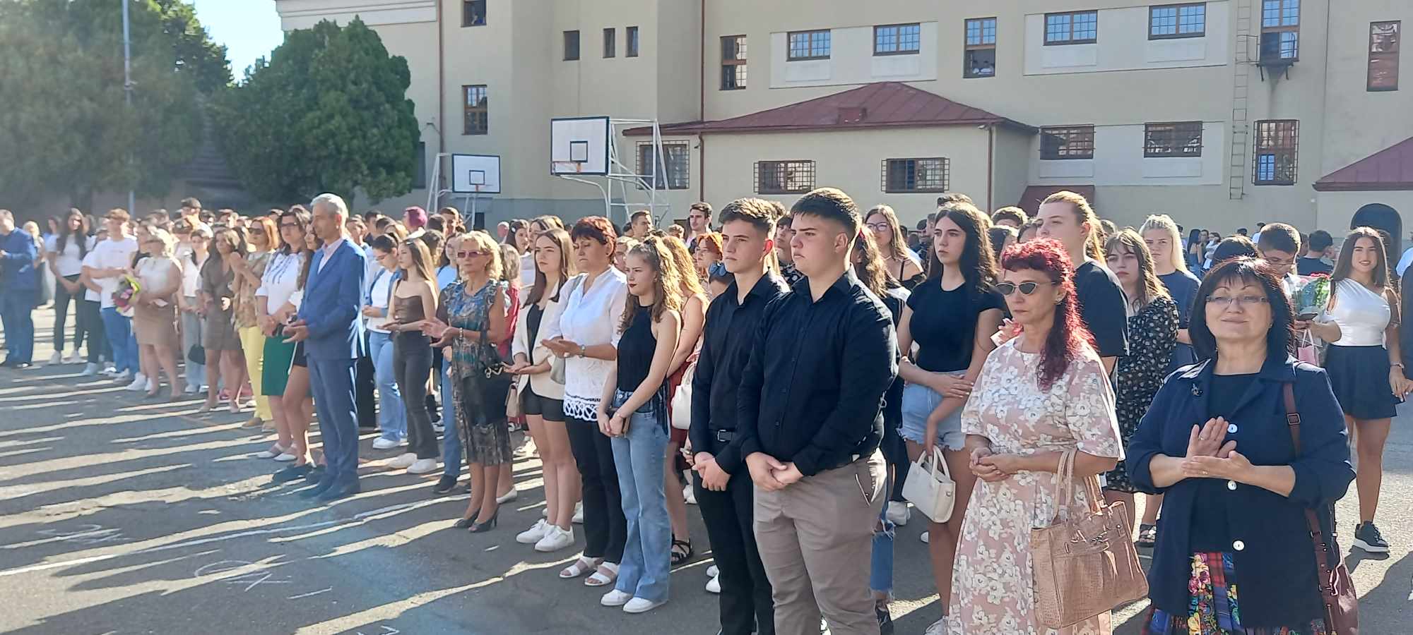 VIDEO/FOTO. Eminescienii sătmăreni au început cu încredere noul an școlar