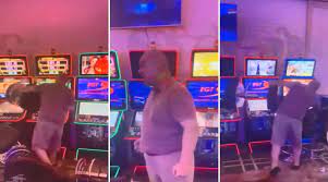 A spart păcănelele după ce și-a băgat banii în ele