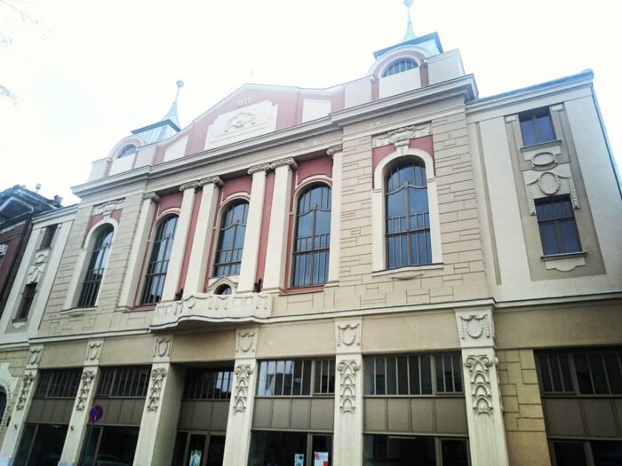 Ce să faci în București: Fă și Nu