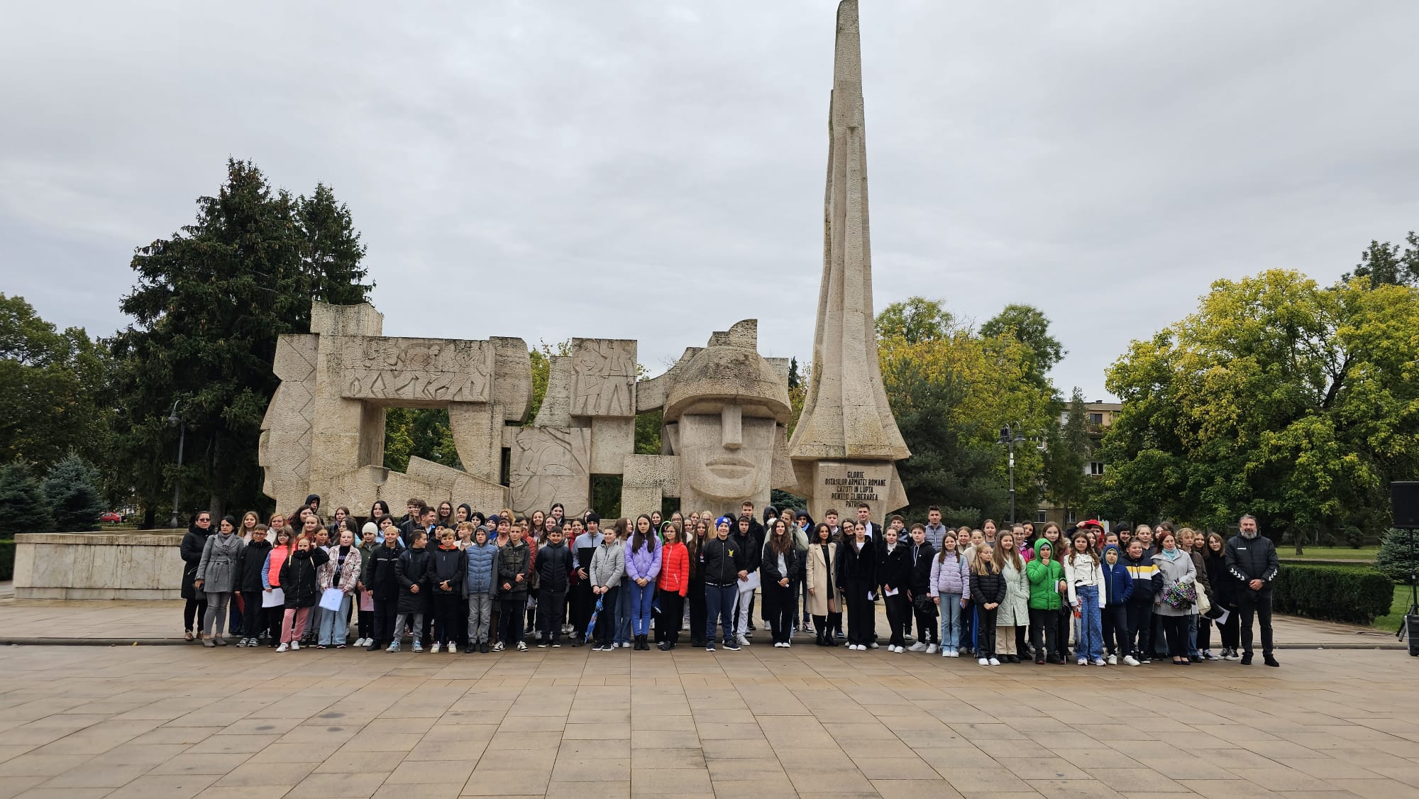 Moment de poezie inedit, la care au participat 98 de elevi pentru Eminescu la Carei