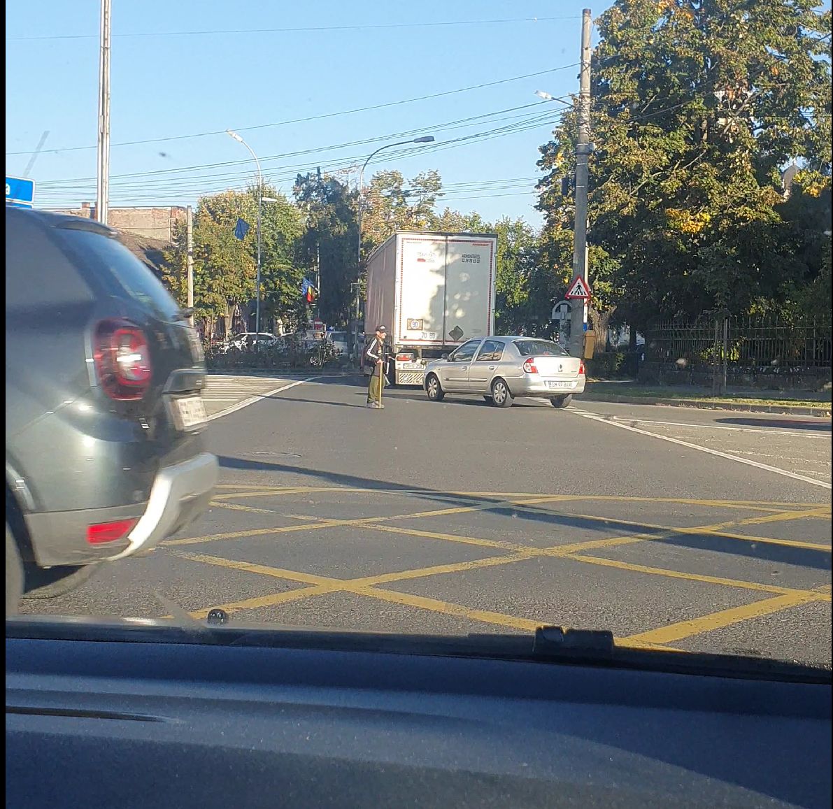 Dă-te măi din cale!