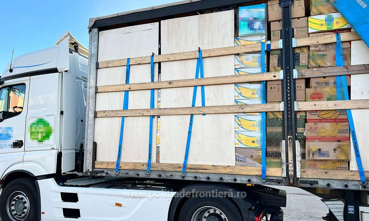 Politiștii de frontieră opresc contrabanda cu 7 tone de produse second-hand din Olanda! Ce s-a întâmplat la frontiera Satu Mare
