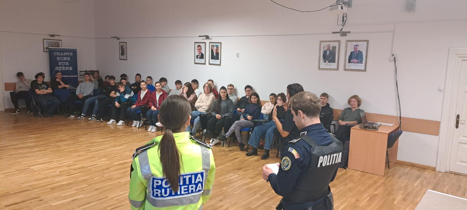 Activități de promovare a profesiei de polițist la CN ,,Doamna Stanca”