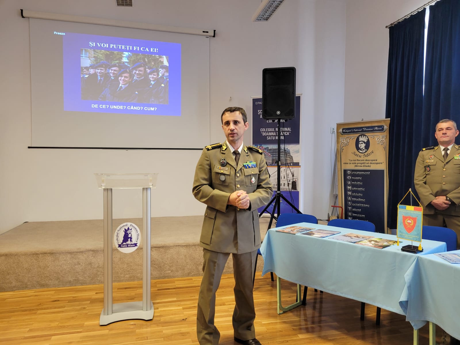 ”Ziua Armatei României în școli”, la Satu Mare