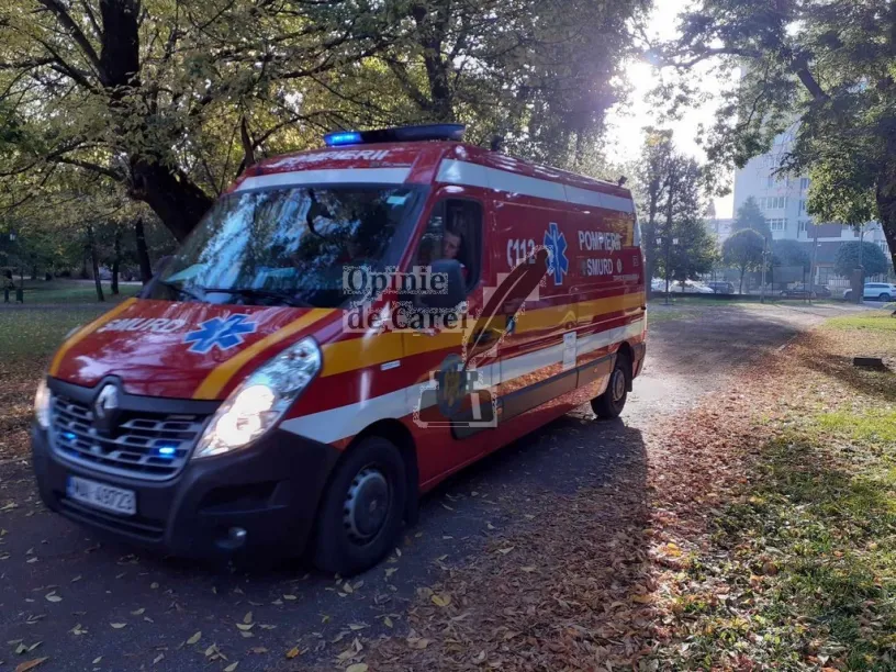 FOTO. DESCOPERIRE MACABRĂ. Bărbat spânzurat în parc