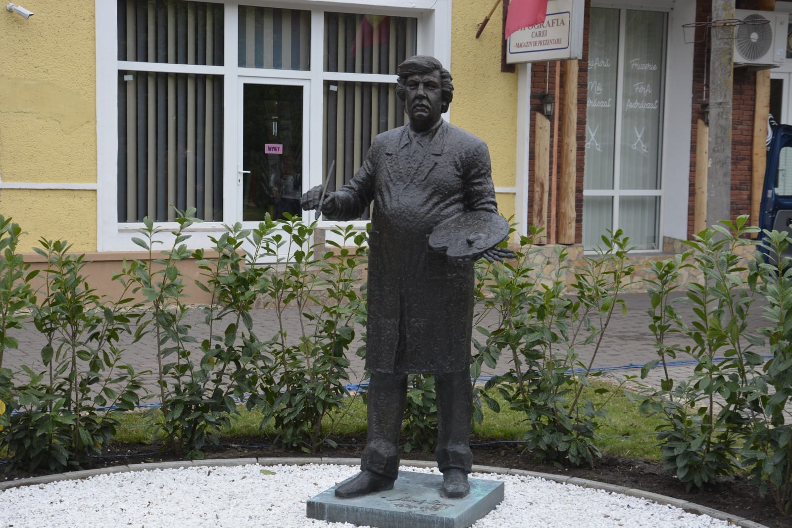 S-a dezvelit statuia pictorului, sculptorului și graficianului Aurel Popp, la Carei
