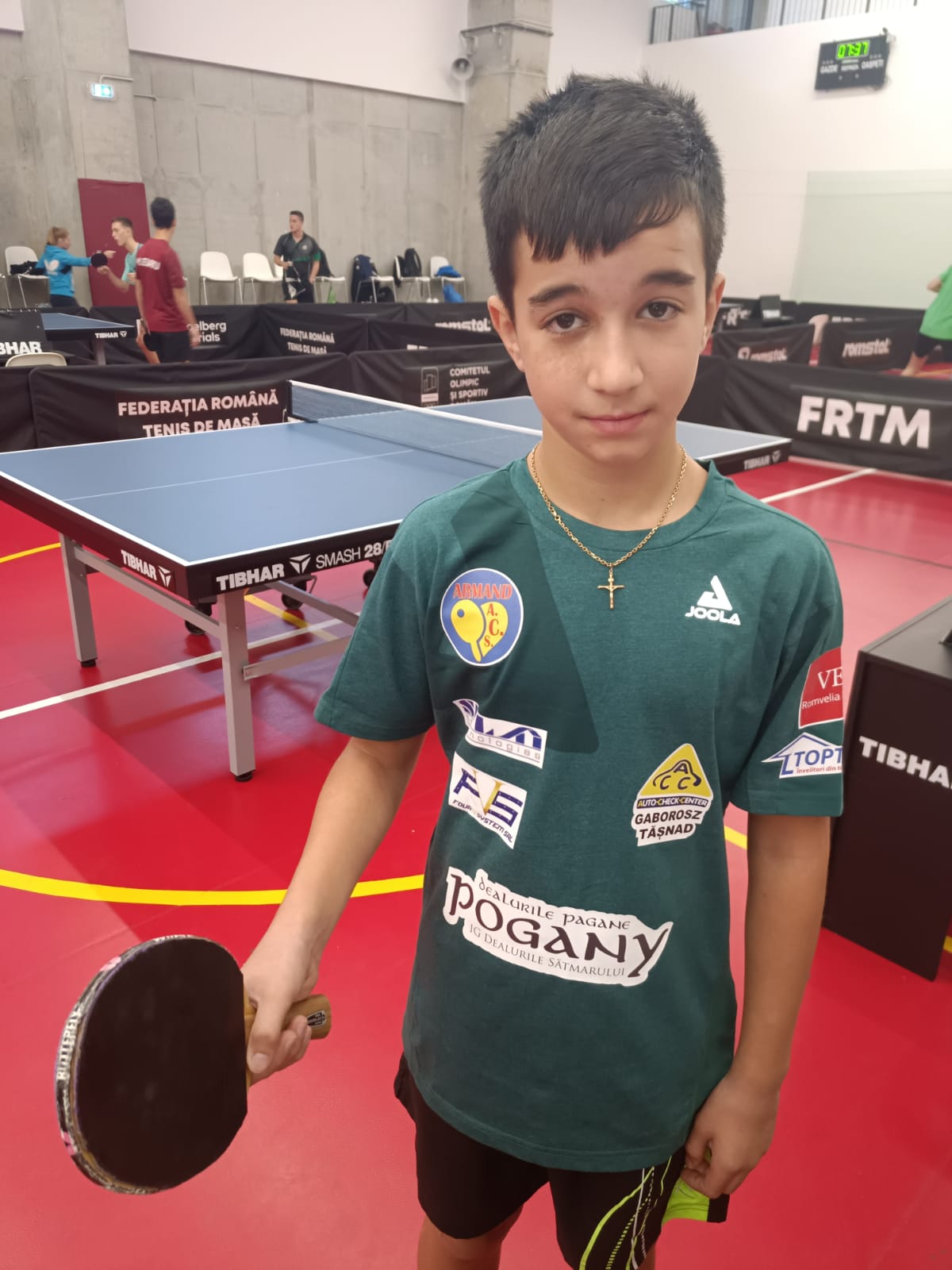 Armand Supur joacă cu un puști de 11 ani în Divizia B la seniori!