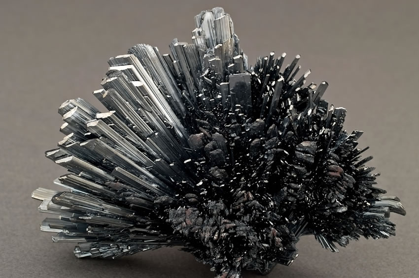 Muzeul de mineralogie “Victor Gorduza” din Baia Mare așteaptă să-și dezvăluie secretele și frumusețea tuturor celor care sunt pasionați de Geologie