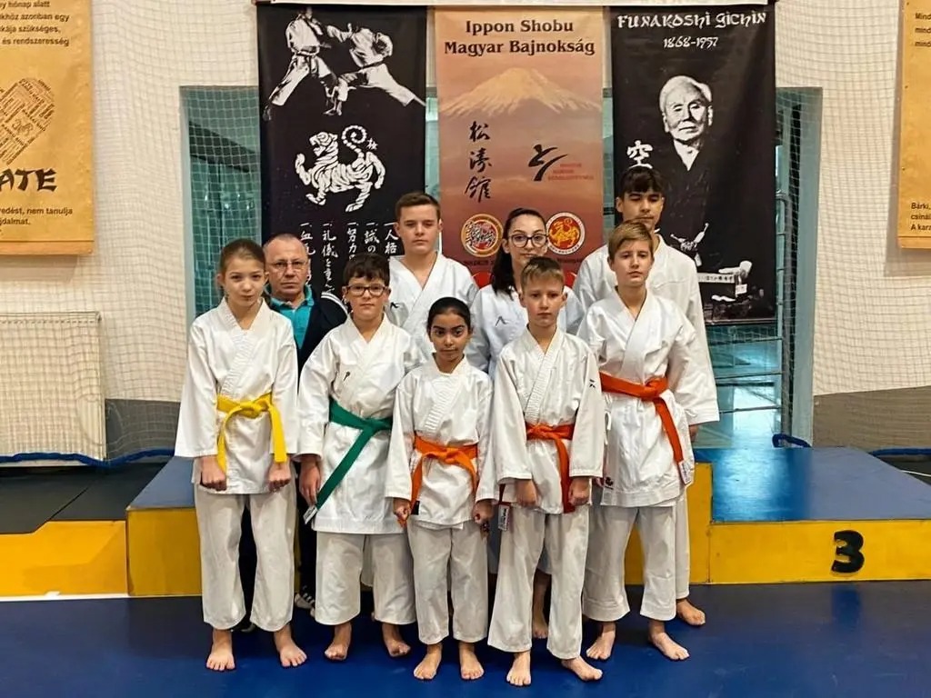 Patru medalii de bronz  la Heves în Ungaria, pentru  karateka de la Sakura Carei