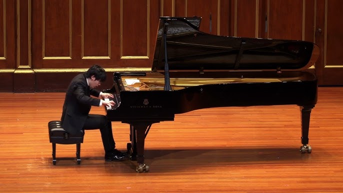 O simfonie și un concert pentru pian ne așteaptă la Filarmonica Dinu Lipatti