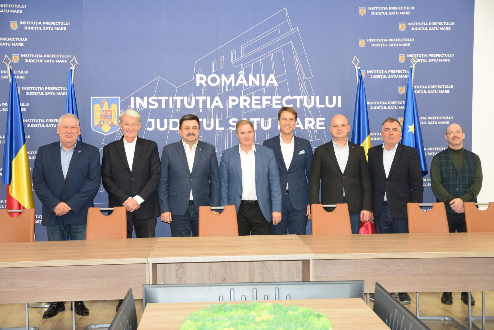 VIZITĂ Delegație a Camerei de Comerţ şi Industrie Româno-Germană (AHK România), la Prefectura Satu Mare