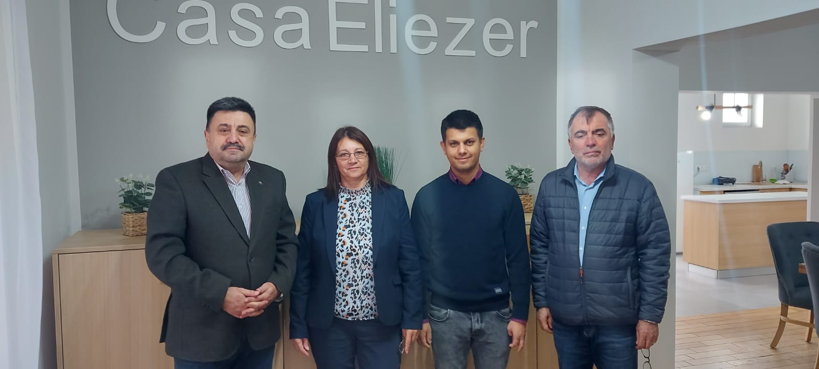 FOTO. Prefectul Radu Roca, în vizită la Centrul Multifunctional "Casa Eliezer"