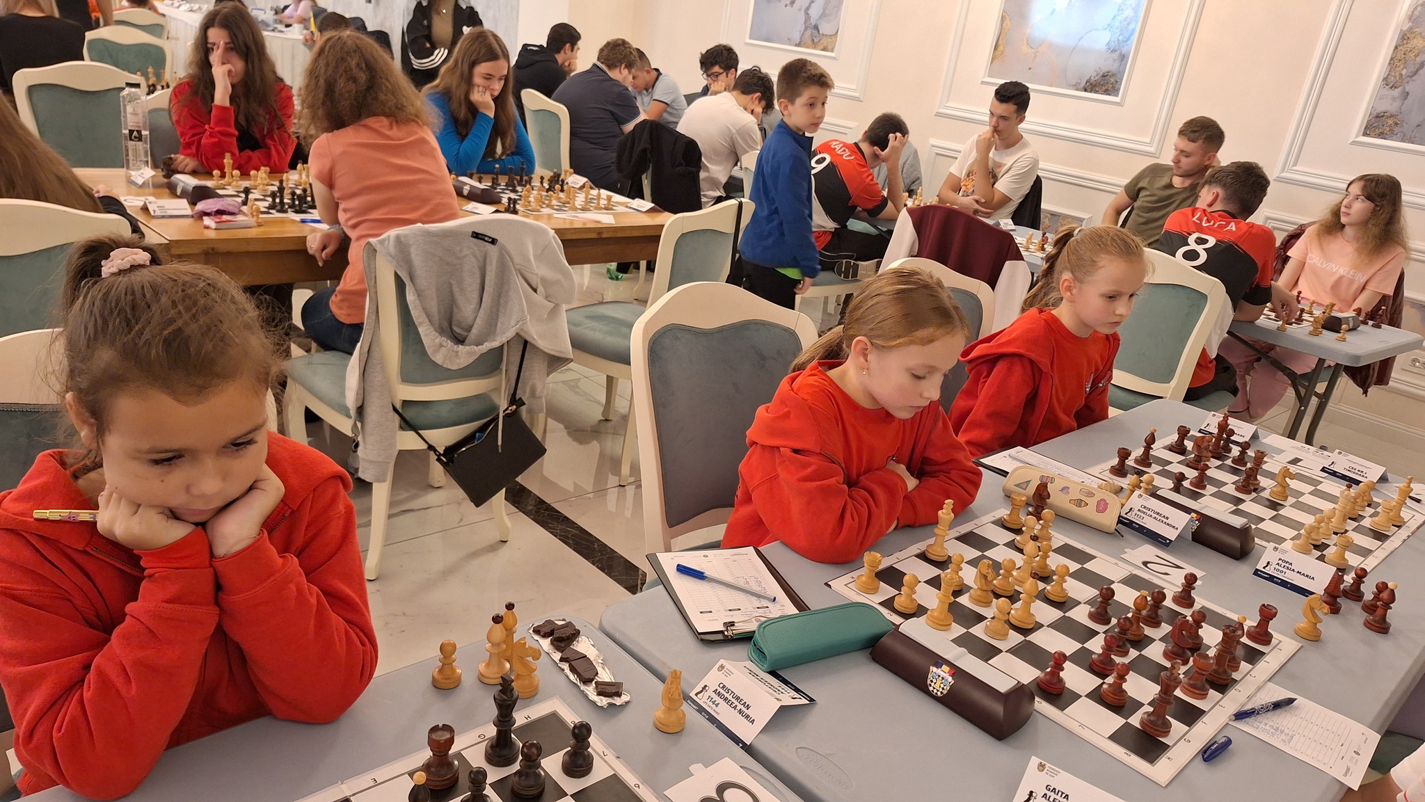 Gemenele Noelia și Andreea Cristurean și Sofia Vălean, campioanele României  la șah clasic pe echipe, la U10 c