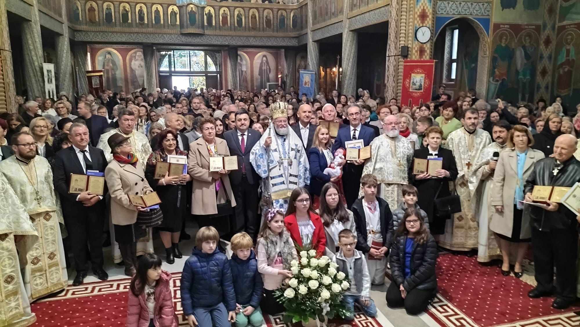 FOTO-EVENIMENT. Slujbă și sfințire arhierească la Satu Mare