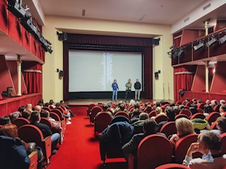 Teatrul Municipal Carei s-a transformat în cinematograf, joi 14 decembrie