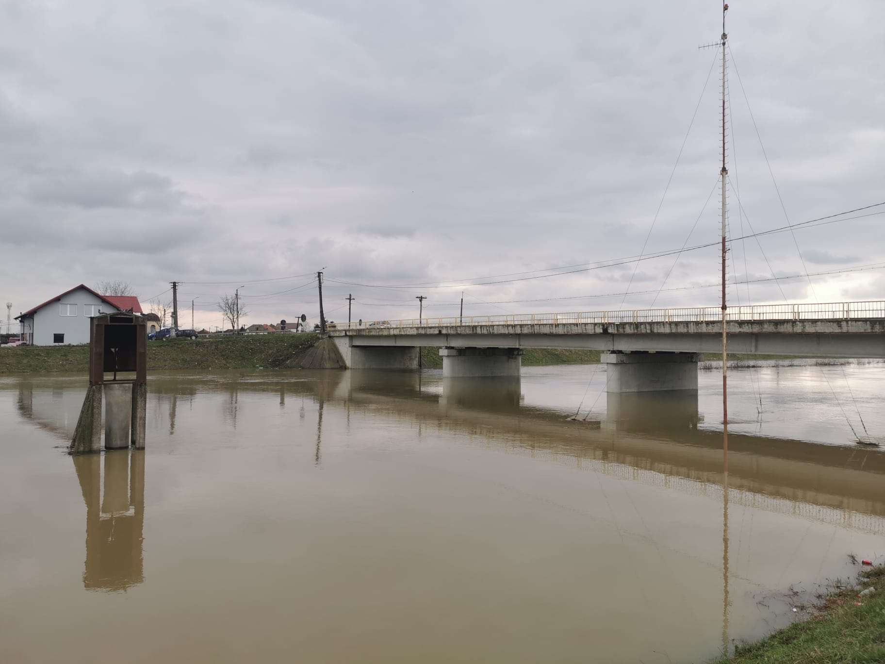 Avertizare hidrologică prelungită în județ