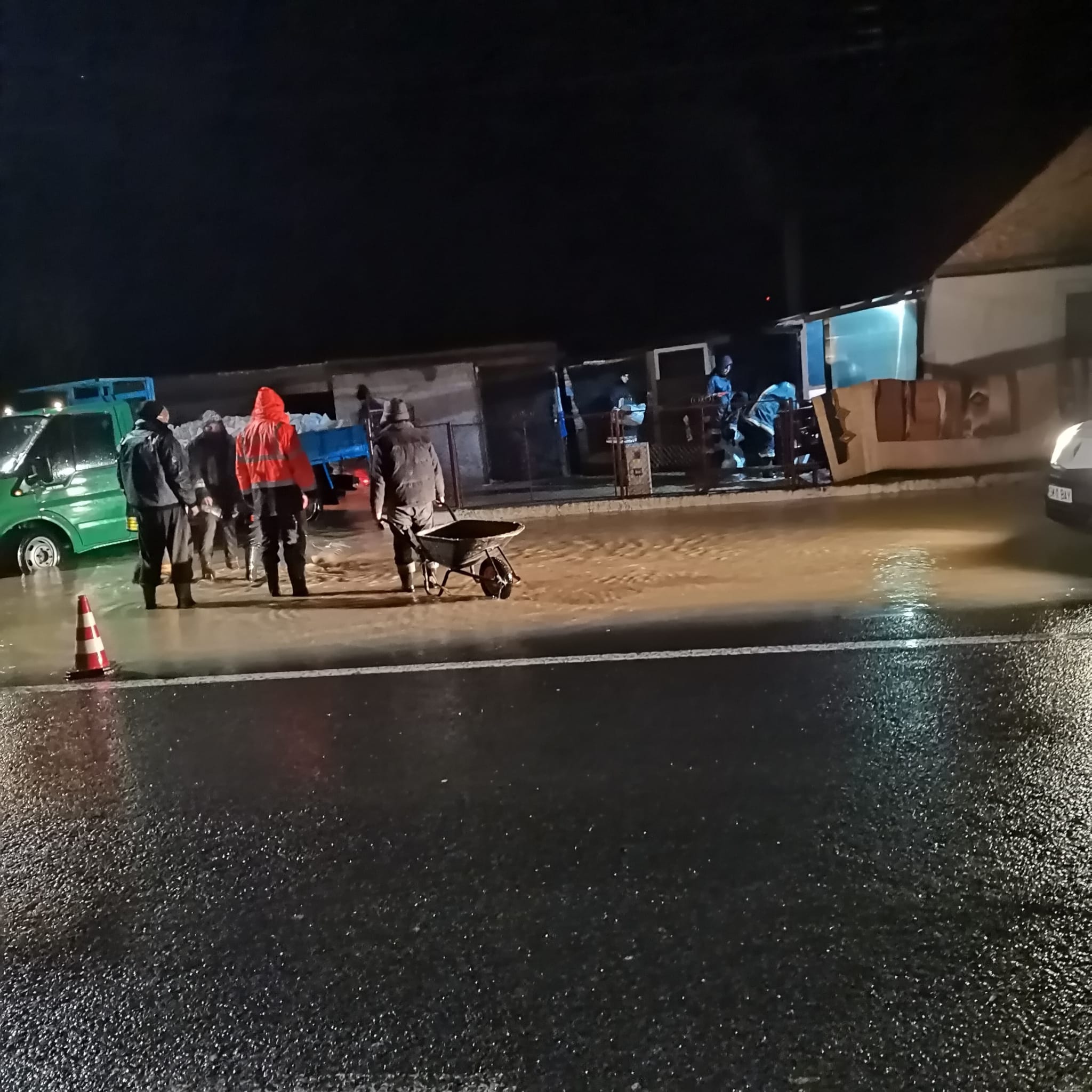 FOTOGALERIE. Sătmarul sub ape! Intervențiile pompierilor