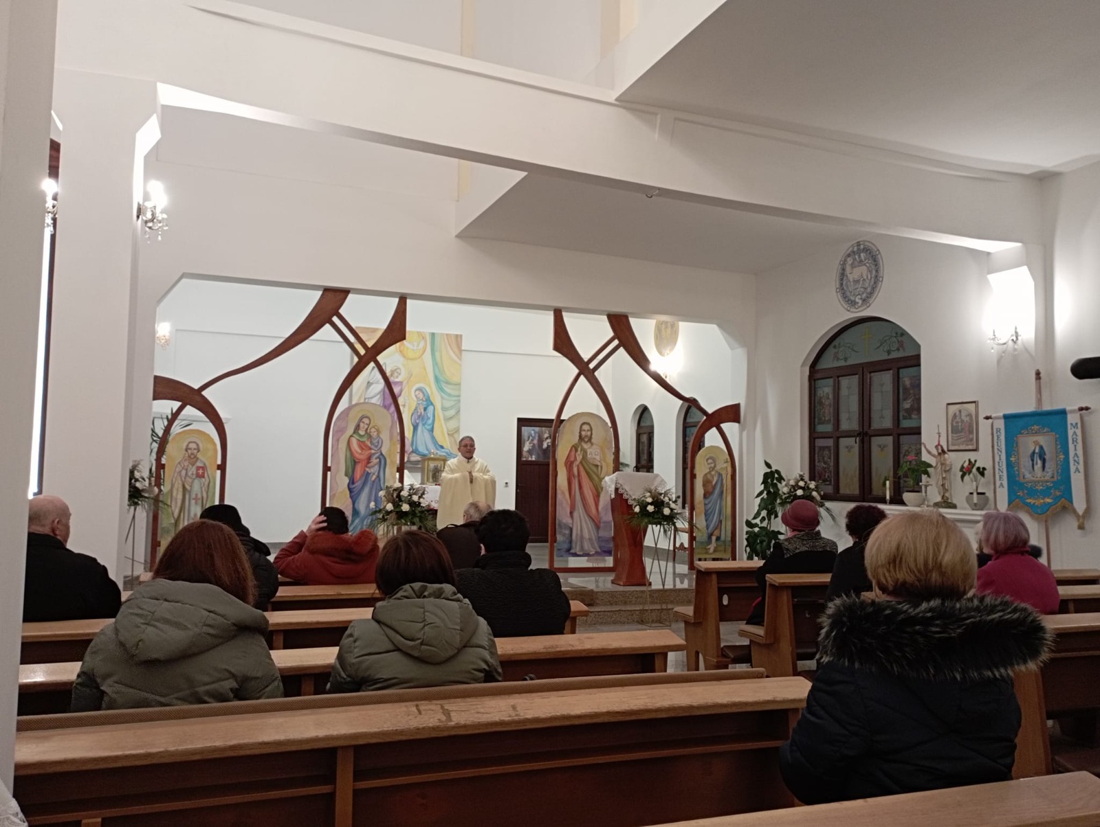 Un Revelion la Biserică la invitația preotului paroh Gheorghe Simion