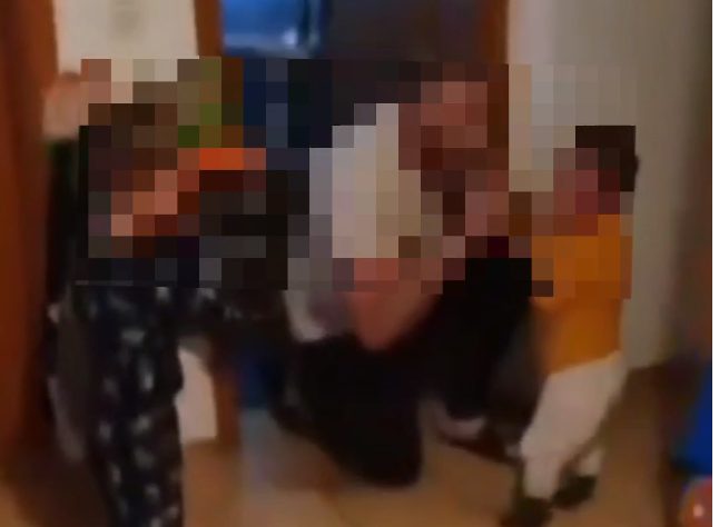 CRUZIME Bestiile cu chip de om. Părinții care și-au bătut copilul chiar și cu pumnii, arestați