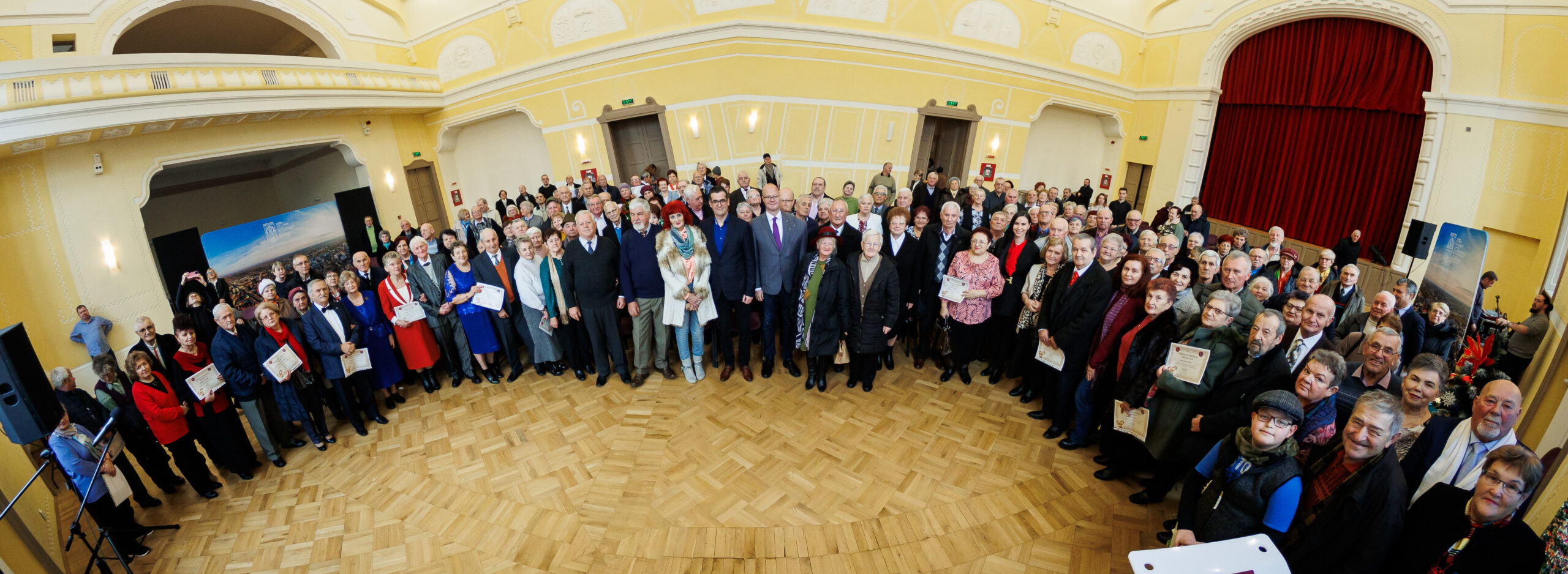 ATENȚIE! Cuplurile de aur și de diamant din Sătmar, premiate!