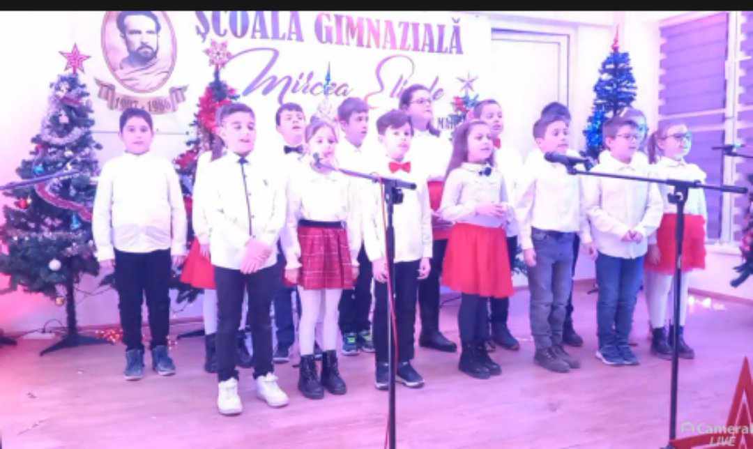 Serbare de Crăciun la Școala Gimnazială „Mircea Eliade”