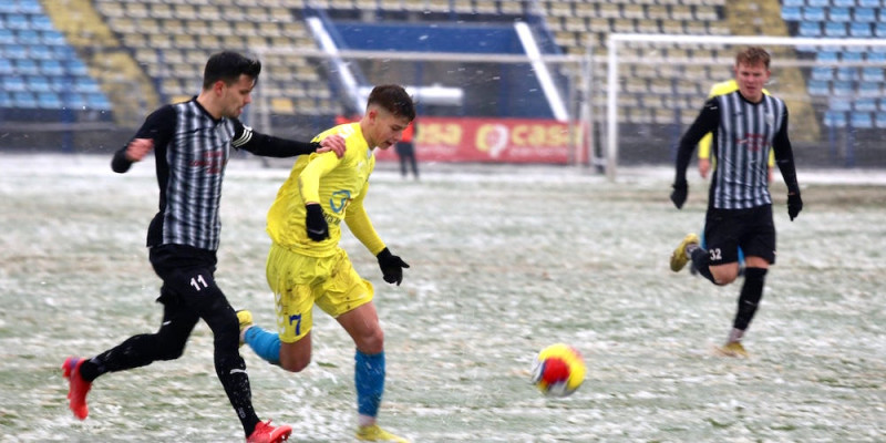 Liga a 3-a. Amenzi și suspendări după partida Minaur Baia Mare – Victoria Carei