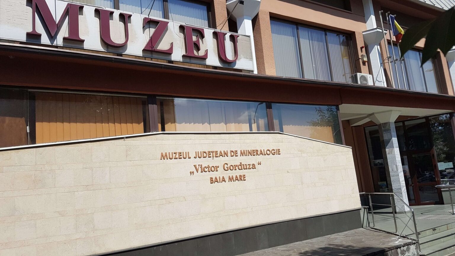 Destinații de weekend. Muzeul de mineralogie „Victor Gorduza” din Baia Mare așteaptă să-și dezvăluie secretele și frumusețea tuturor celor care sunt pasionați de Geologie