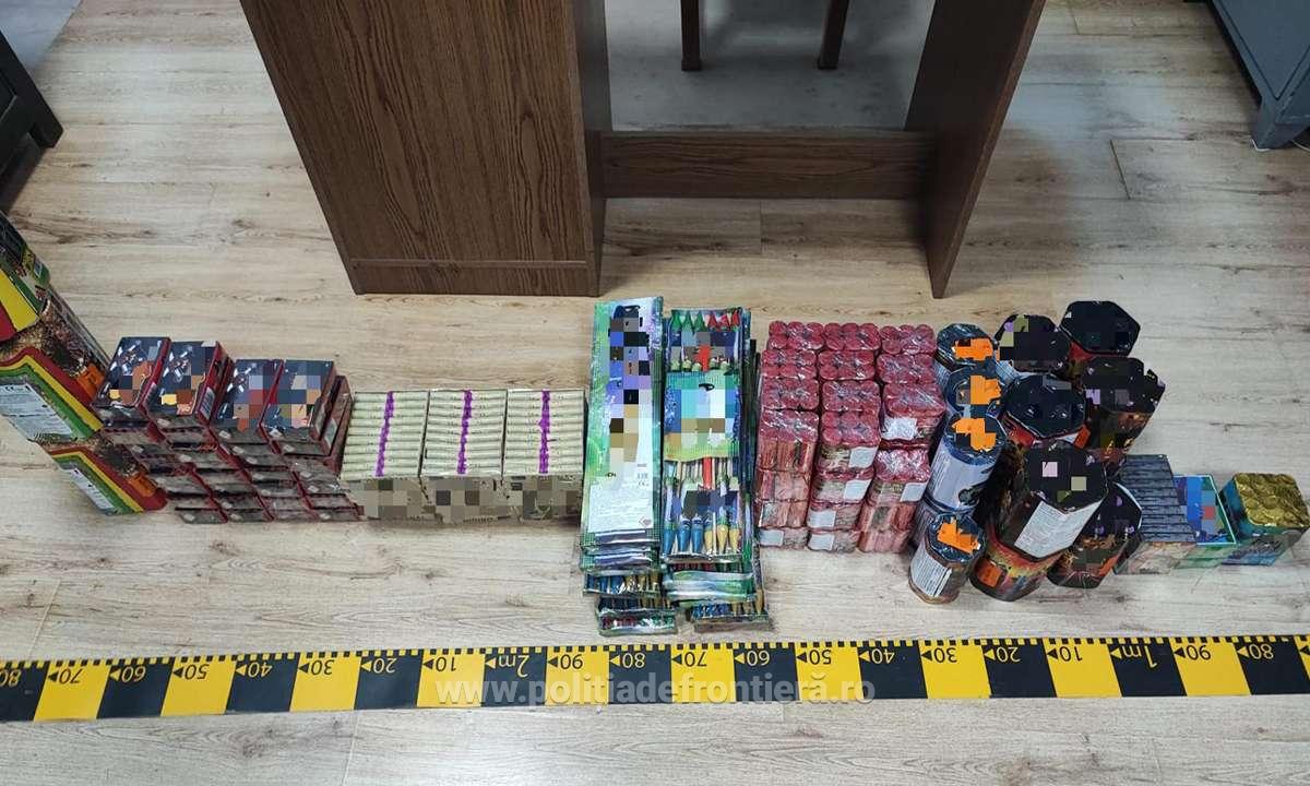 Materiale pirotehnice în valoare de 4.903 lei, descoperite în urma unei acțiuni a polițiștilor de frontieră sătmăreni