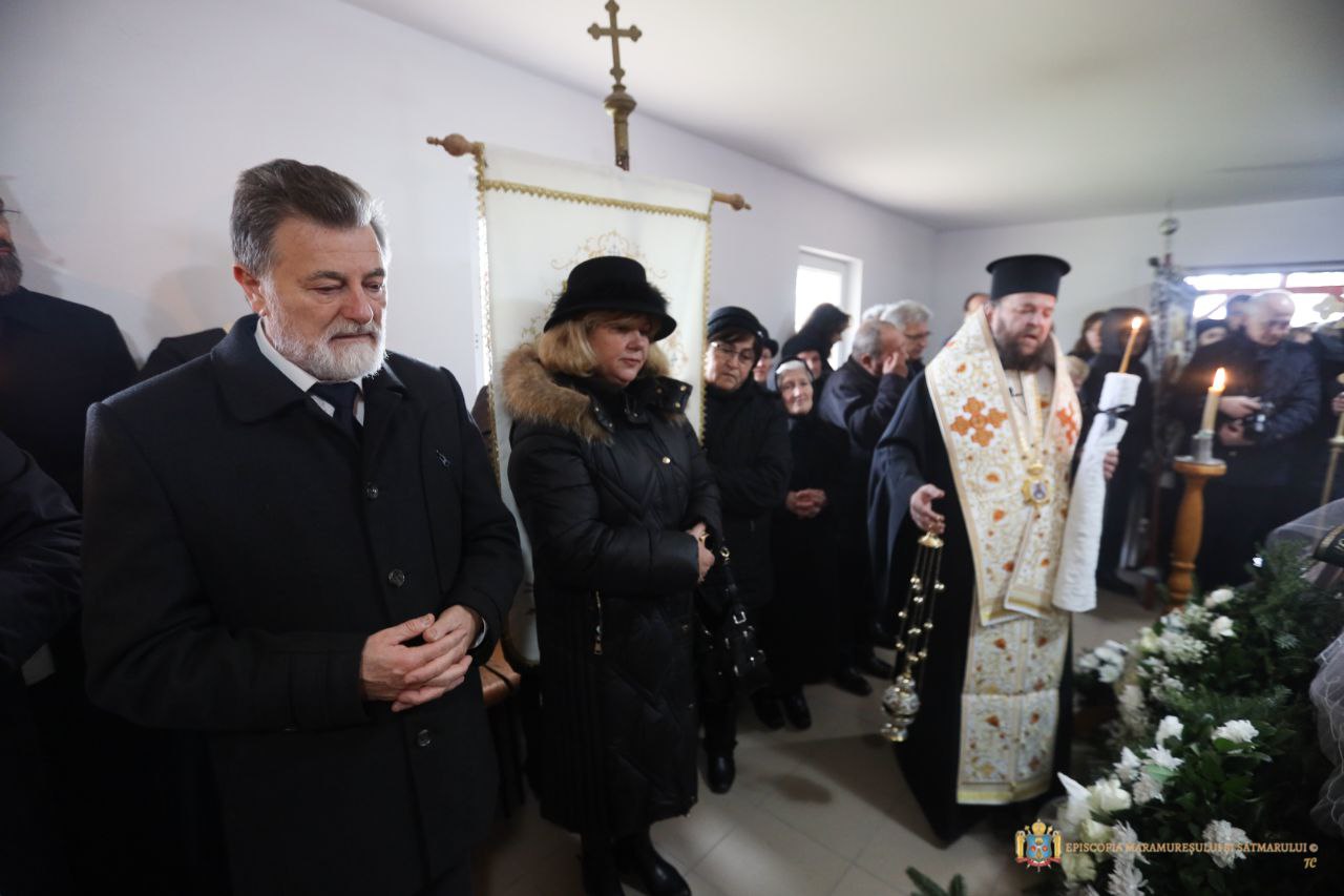 DOLIU PS Timotei Sătmăreanul a oficiat slujba Înmormântării pentru mama inginerului Mircea Lețiu