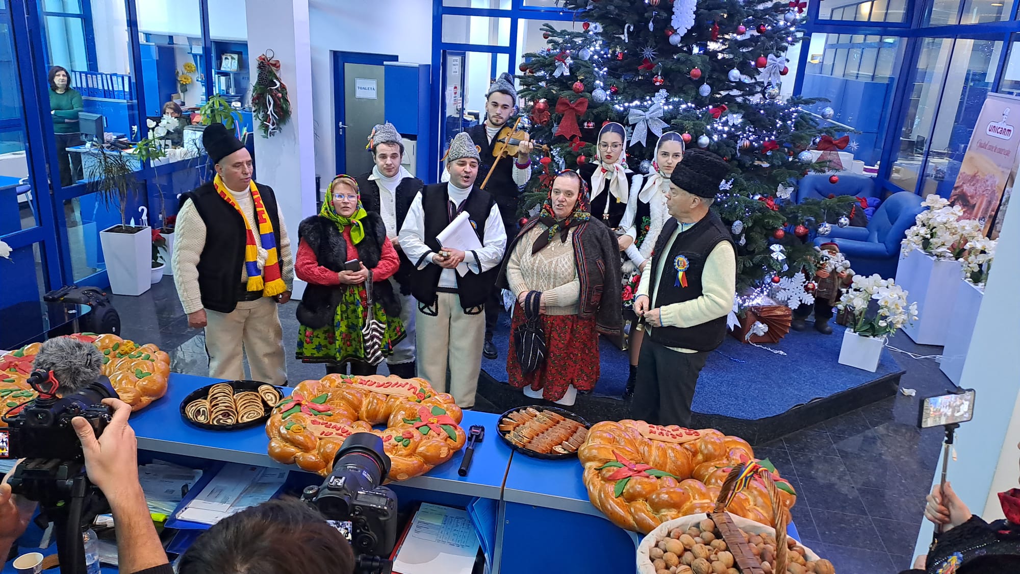 Unicarm a încheiat cel mai fructuos an sub emoția colinzilor străbune