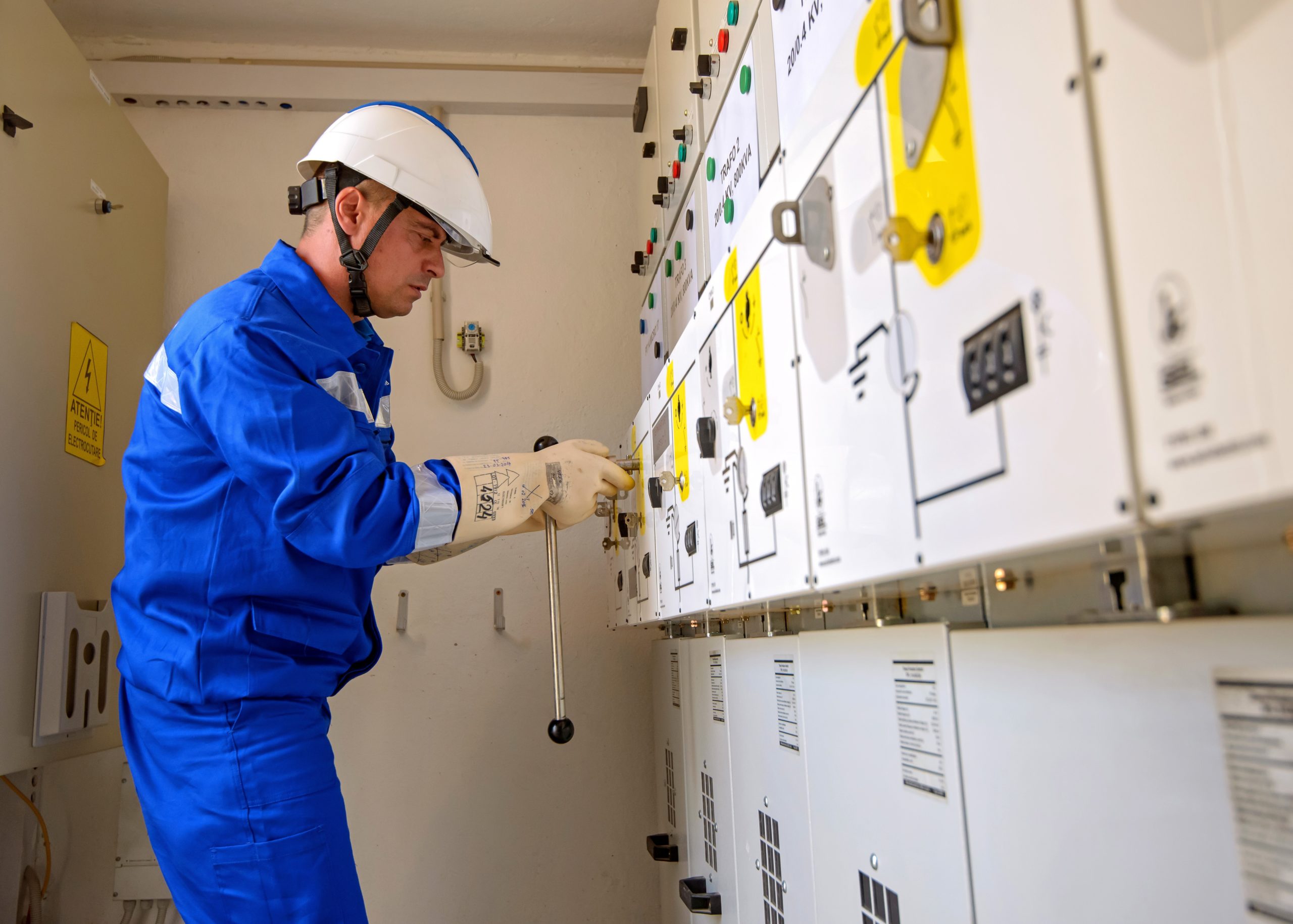 Centrele de Relații cu Utilizatorii ale Distribuție Energie Electrică România vor fi închise pe data de 24 ianuarie 2024