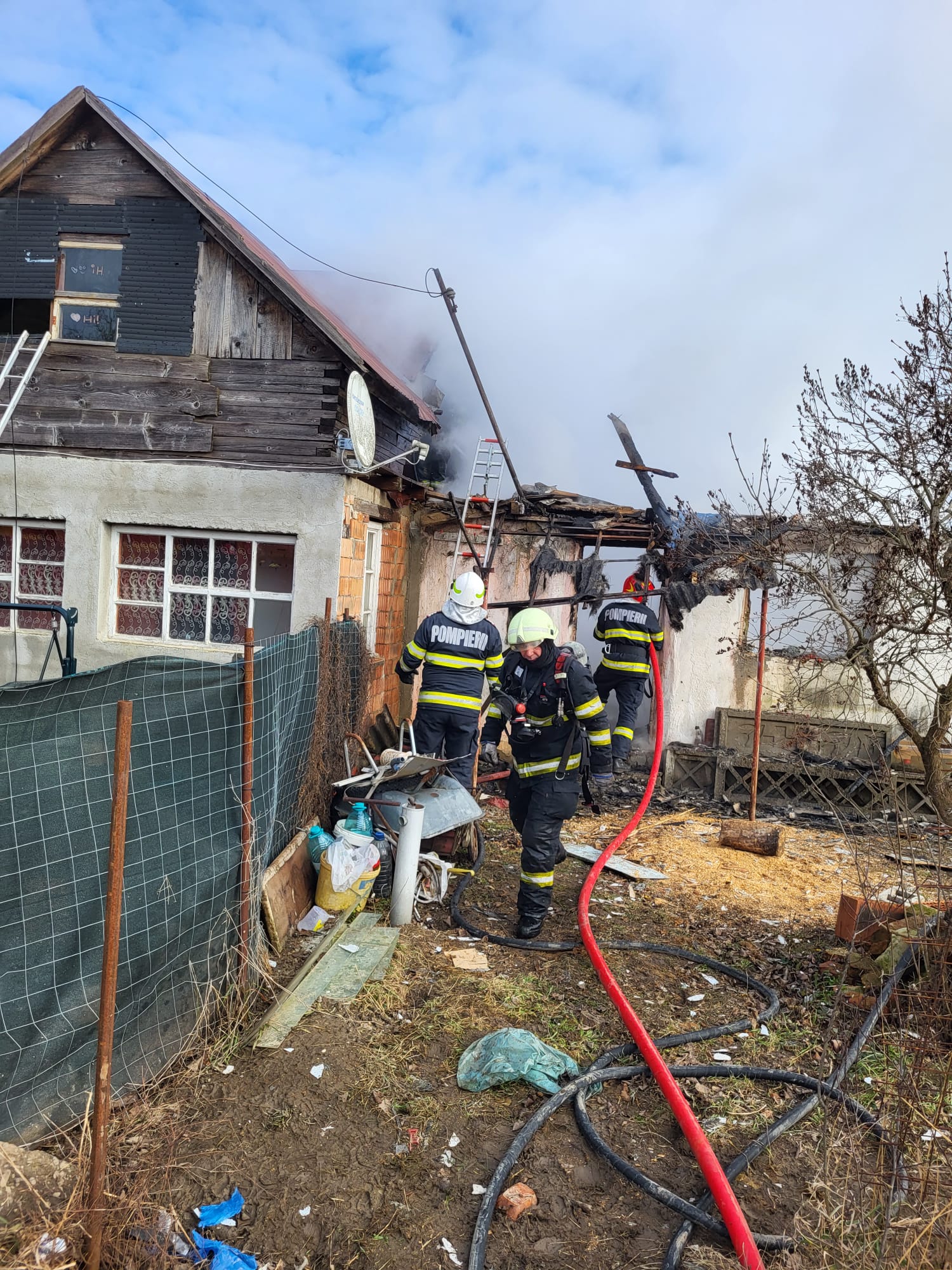 Casa mistuită de flăcări în judet