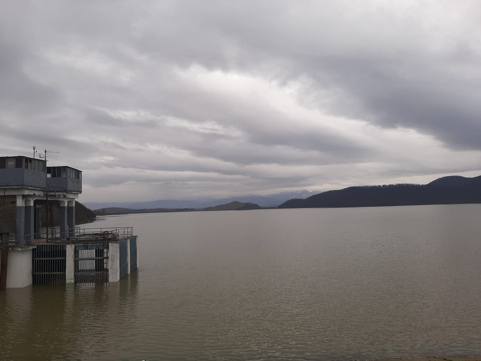 Rezerve de apă suficiente pentru toate folosințele