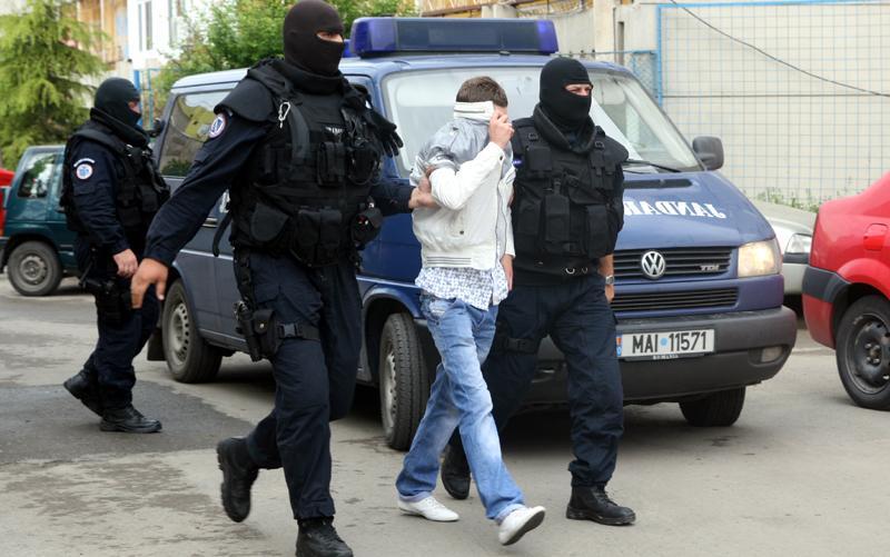 SECURITATE Tânăr din Tășnad, prins după ce a sustras bunuri dintr-o locuință