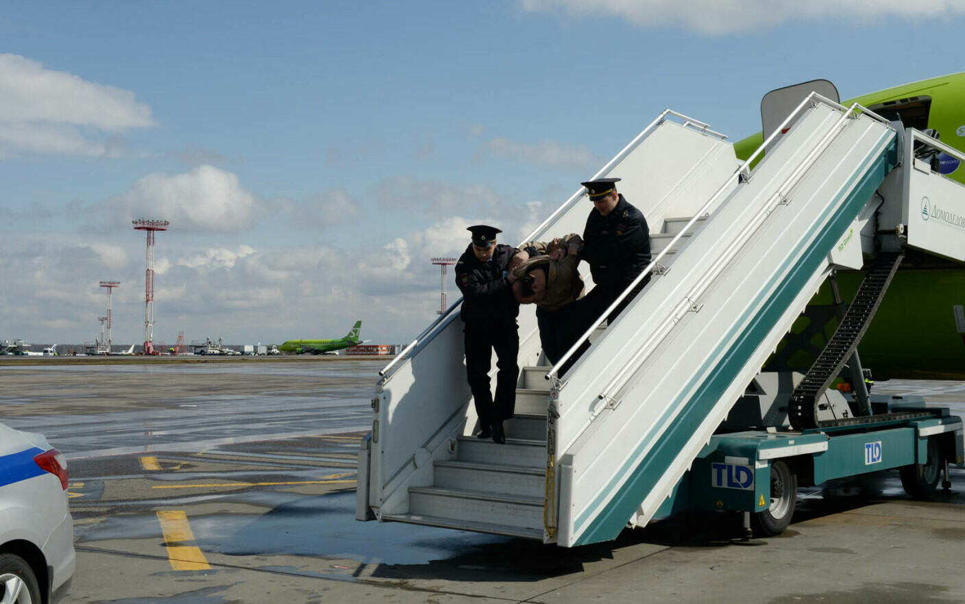 ARESTAT pe Aeroportul Satu Mare. Era deja CONDAMNAT