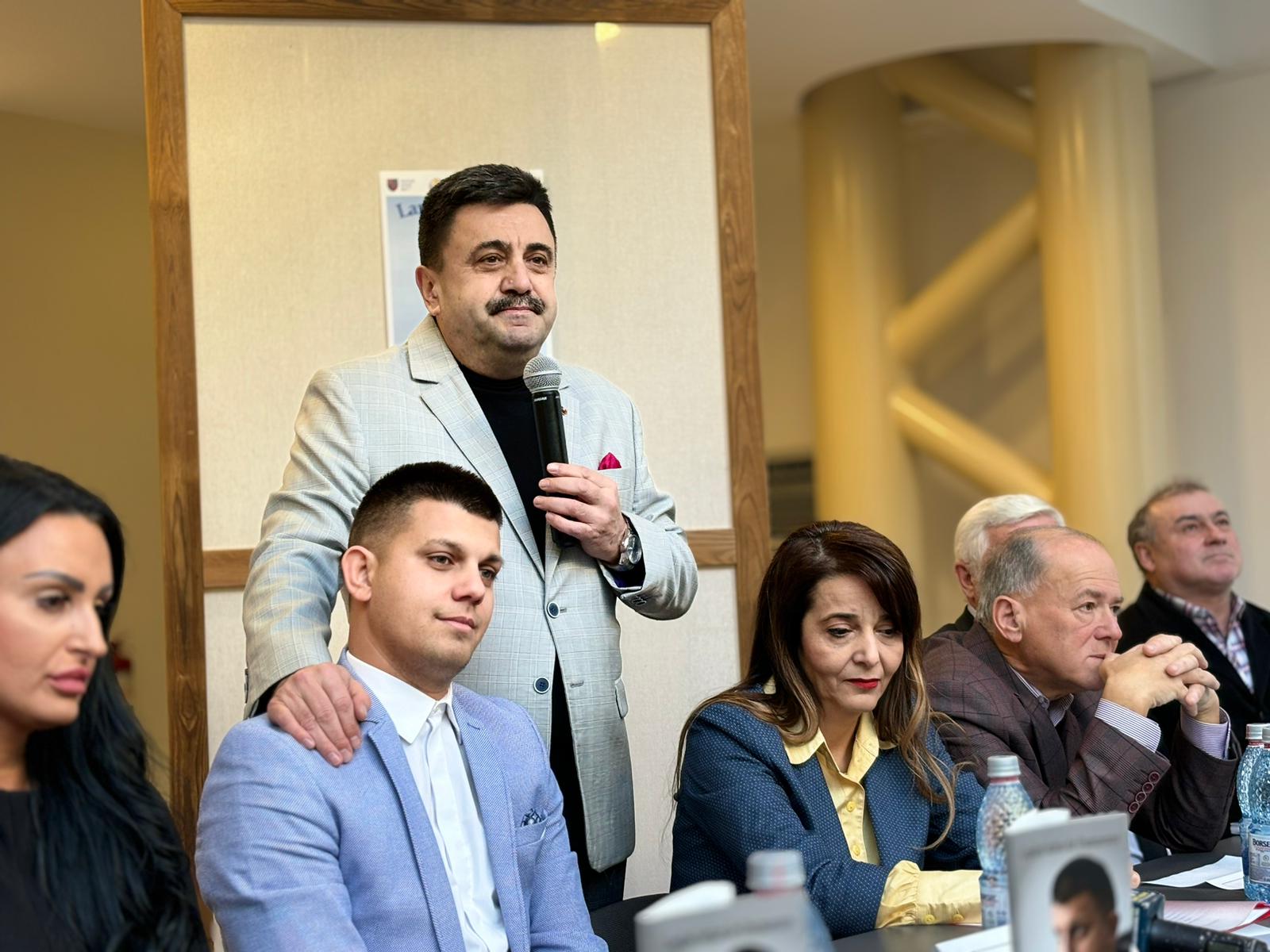 EVENIMENT.Volumul autobiografic „Copilul înfiat de Dumnezeu”, semnat de Anton Varga a fost lansat