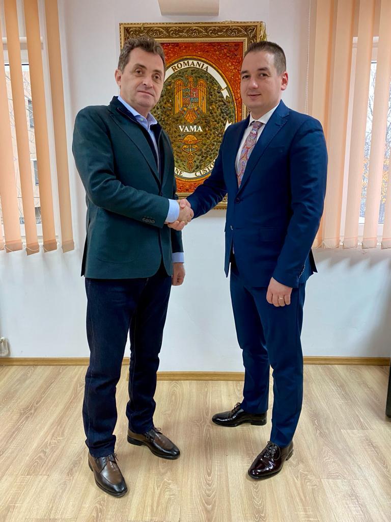 AVR si ANSVSA vor întări colaborarea pentru verificarea importurilor de produse