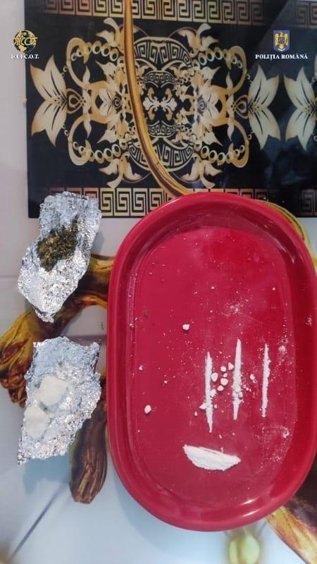 Doi bărbați sunt cercetați pentru trafic de droguri de risc și mare risc