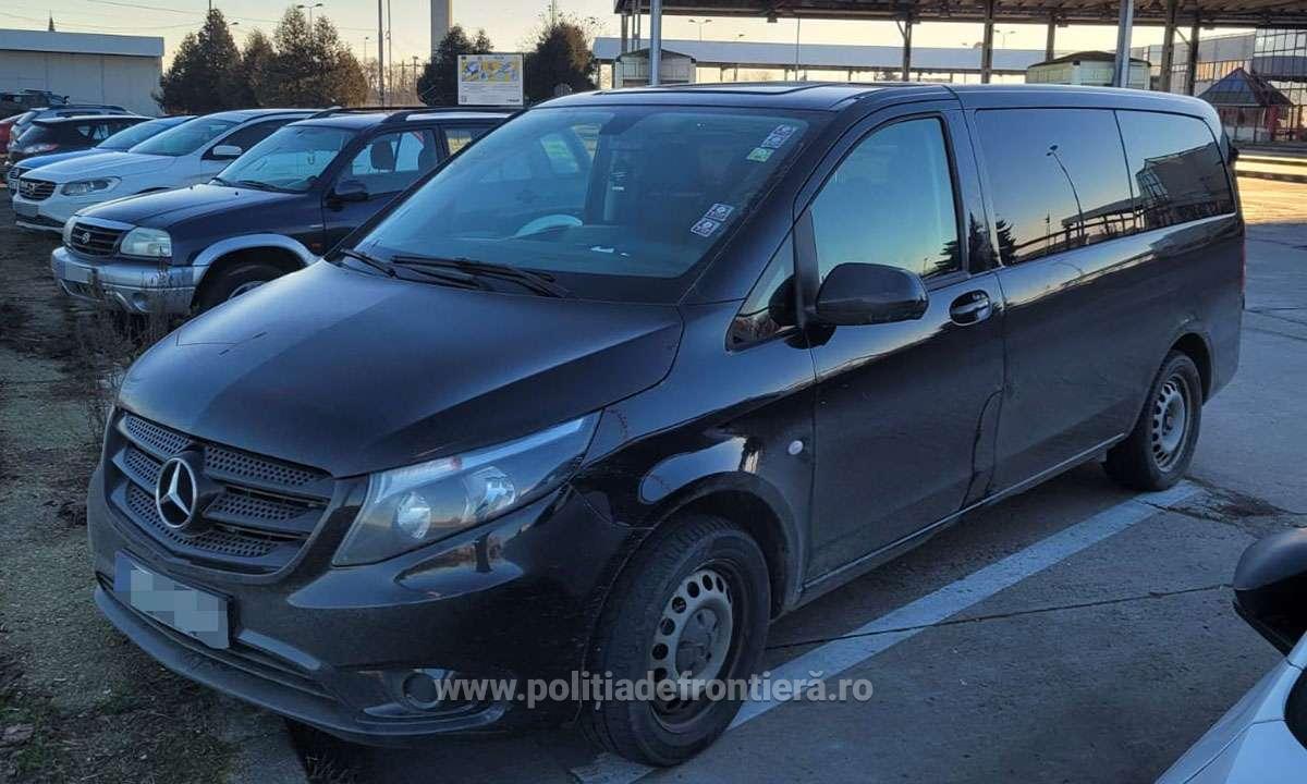 Mercedes căutat de autoritățile din Austria, oprit în Petea
