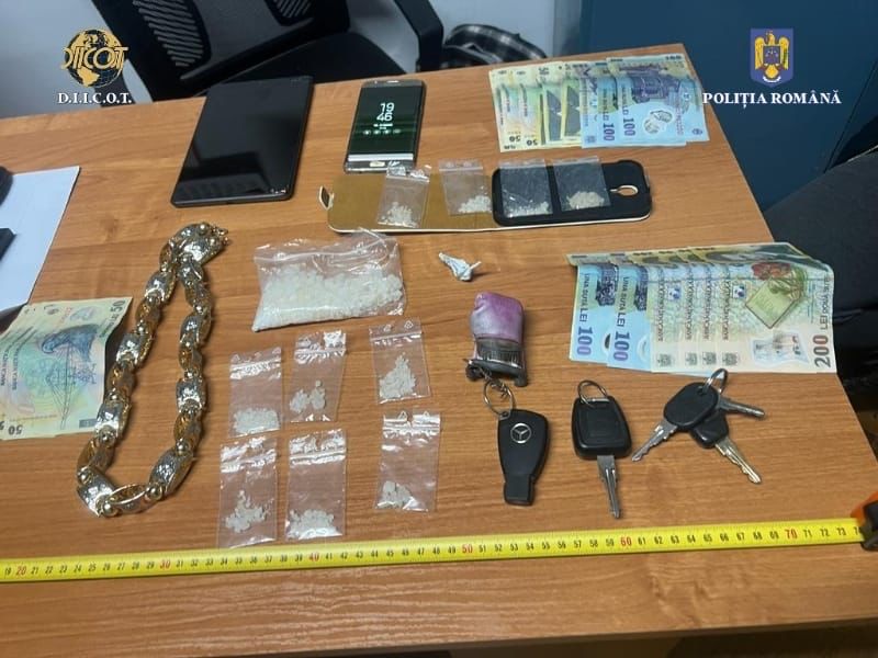 DROGURI.Arest preventiv pentru trafic de droguri de mare risc