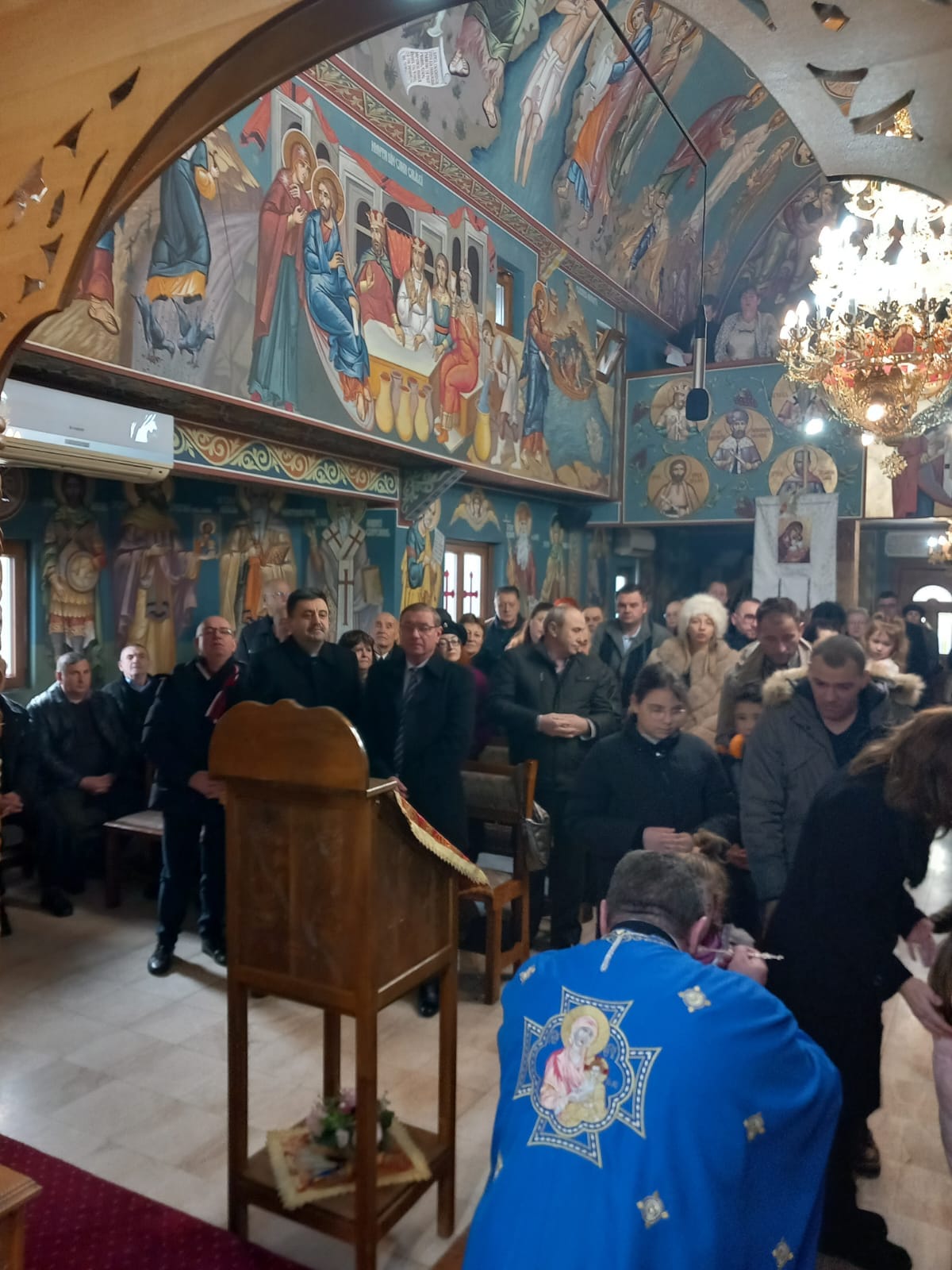 Radu Roca, prezent  la biserica ortodoxă română cu hramul  “Sfântul  Ierarh Nicolae”