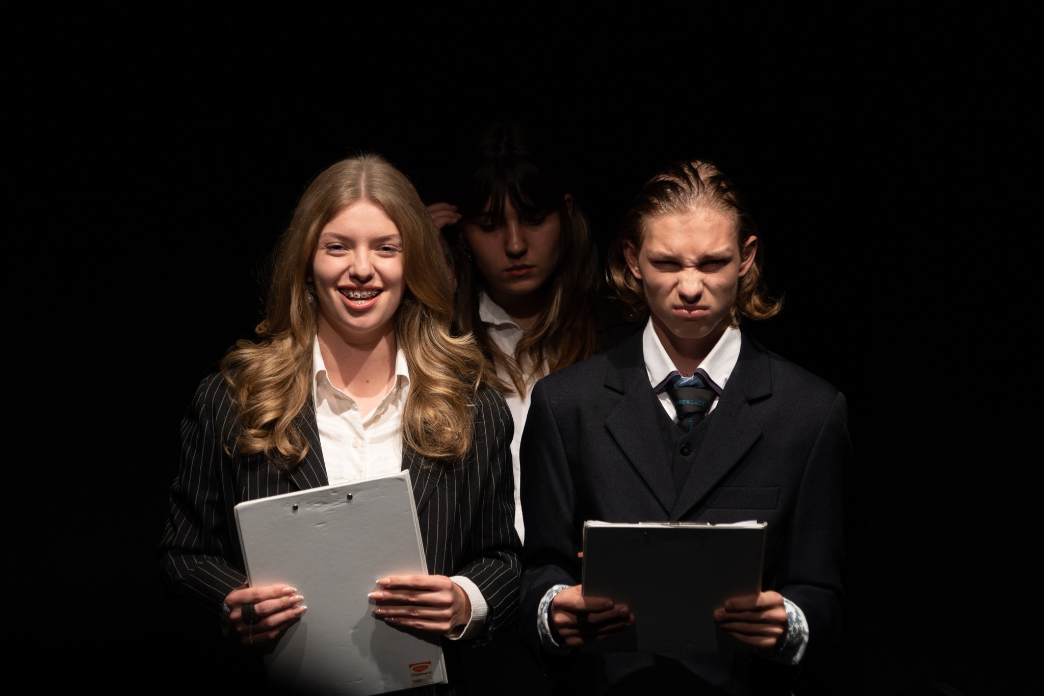 Două spectacole create și jucate de adolescenți, la Teatrul de Nord