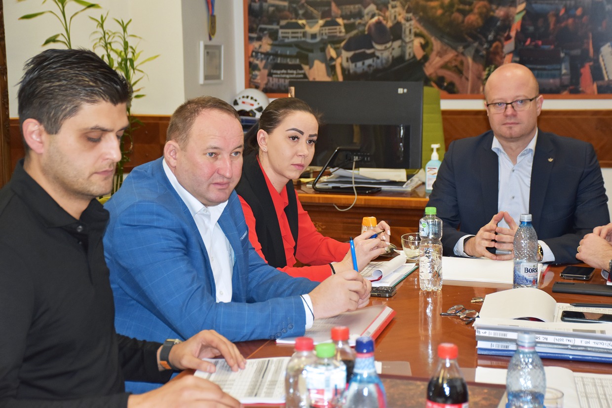 PARADOX. Bugetul municipiului Satu Mare pe 2024: mai mare, dar totuși... mai mic