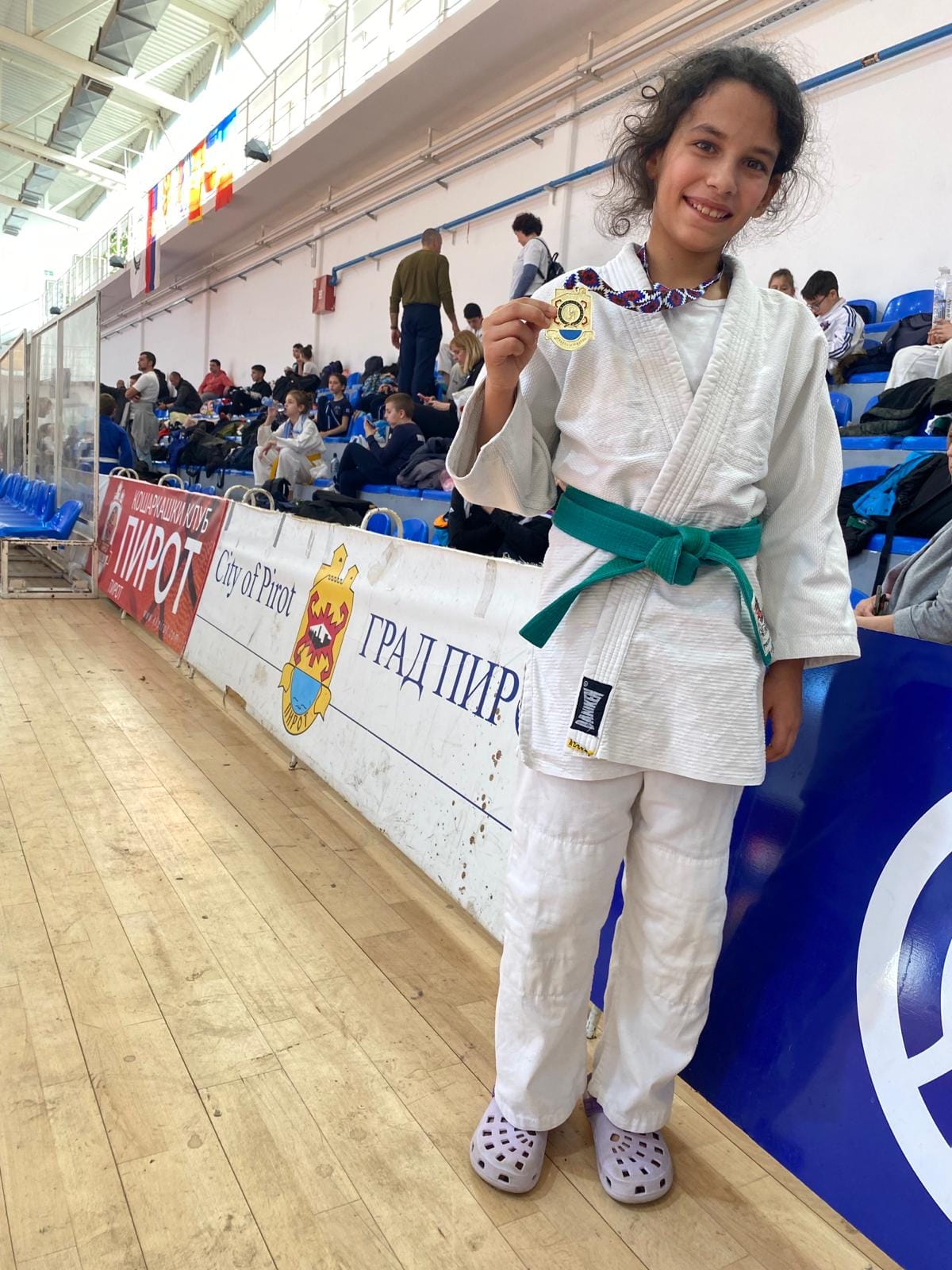 Thiruvadi Alesszia, aur la un turneu  în Serbia