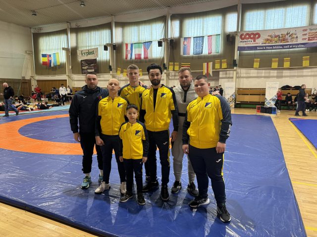 Luptătorii de la CS Satu Mare – Cetate Ardud, pe saltele la un turneu în Slovacia