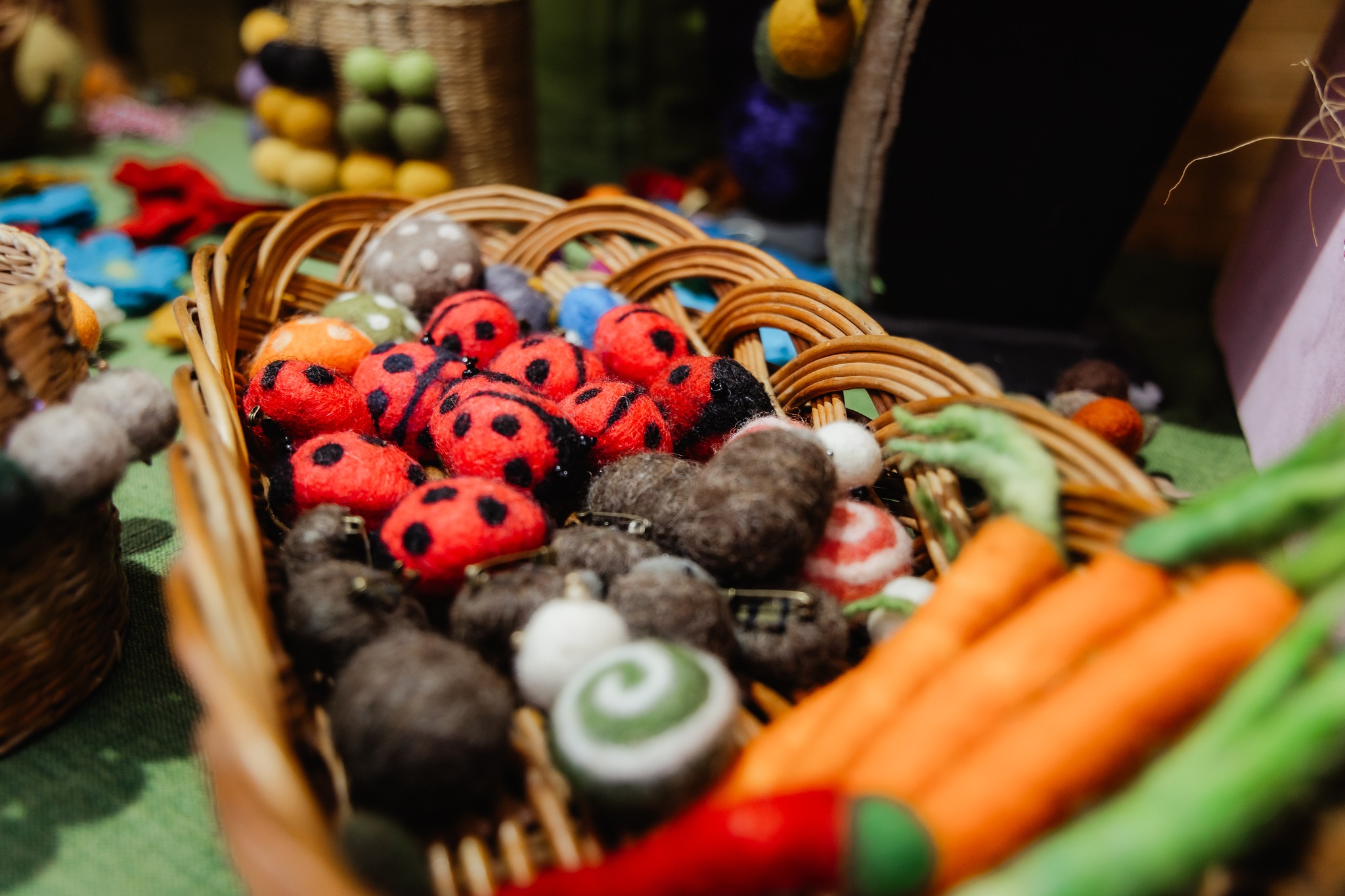 Mărțișoare unice și pline de semnificație, în pasajul Corneliu Coposu din Satu Mare