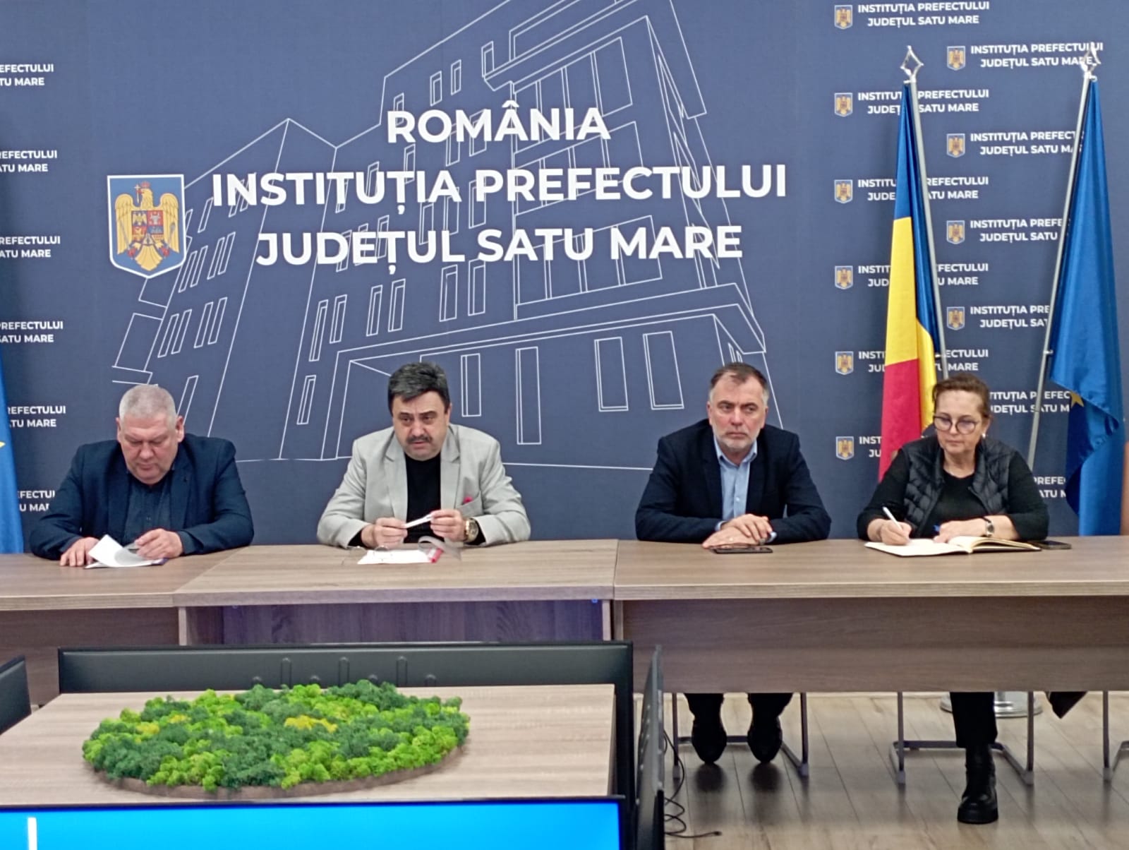 Programul ”Hărțuirea la locul de muncă”, prezentat la Prefectură