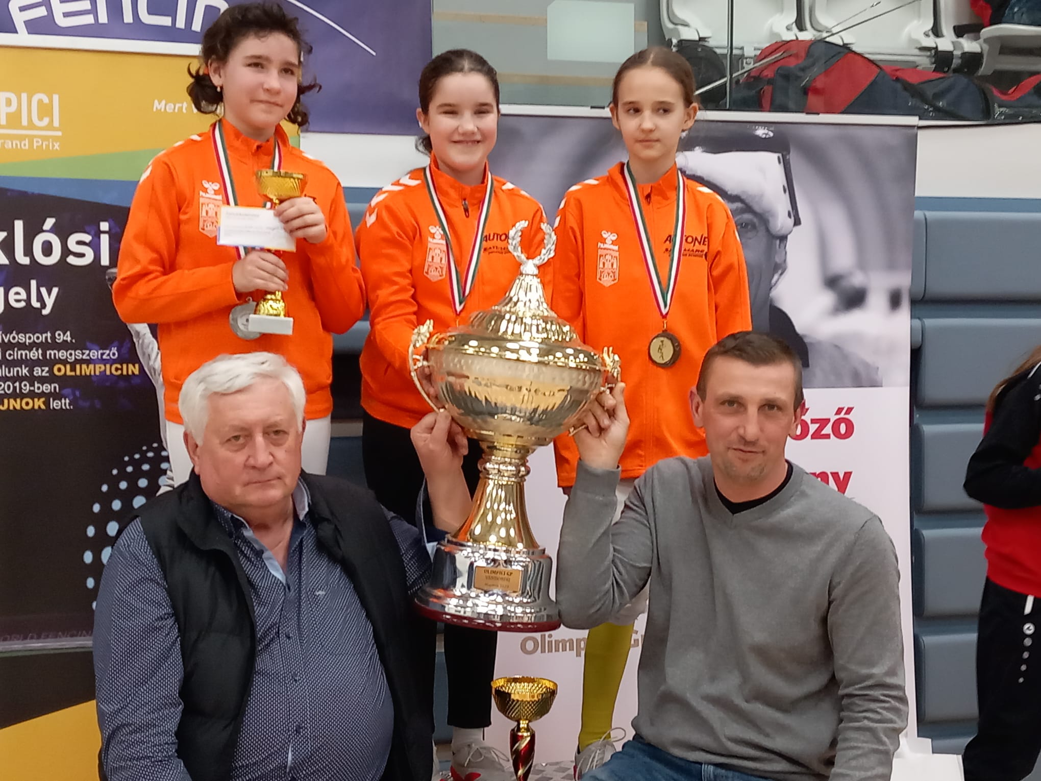 Week-end de excepție pentru elevii școlii sătmărene de scrimă, la Budapesta