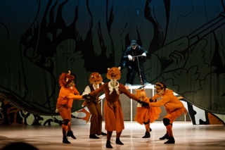 Ieri, la Teatrul Municipal Carei, au avut loc două reprezentații ale spectacolului muzical VUK